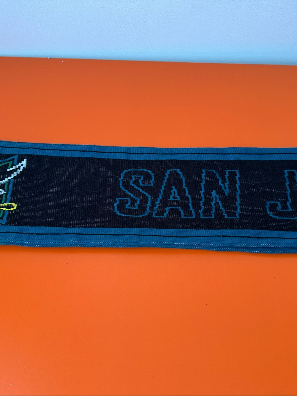 NWOT- SAN JOSE SHARK GEAR- SCARF AND 2 HATS! GREAT PACKAGE FOR SHARK TANK GEAR. - Picture 10 of 11